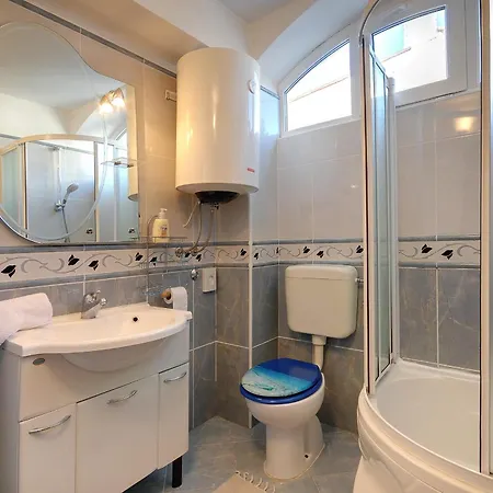 Apartament Barat