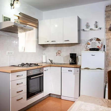 Barat Apartament *
