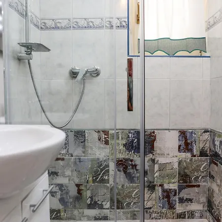 Barat Apartament Kanfanar