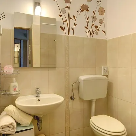 Apartament Barat