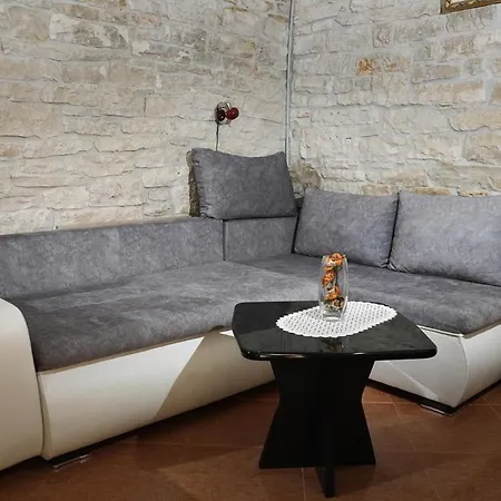 Apartament Barat