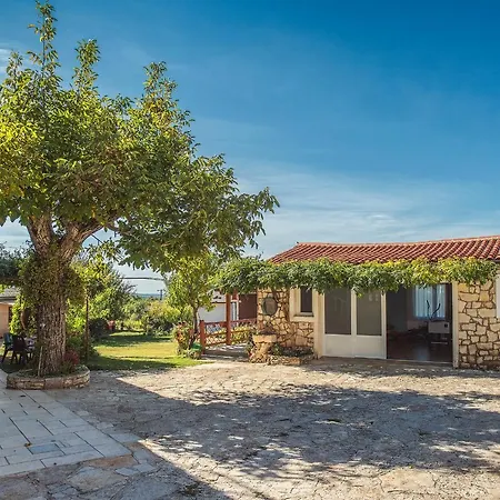 Barat Apartament Kanfanar