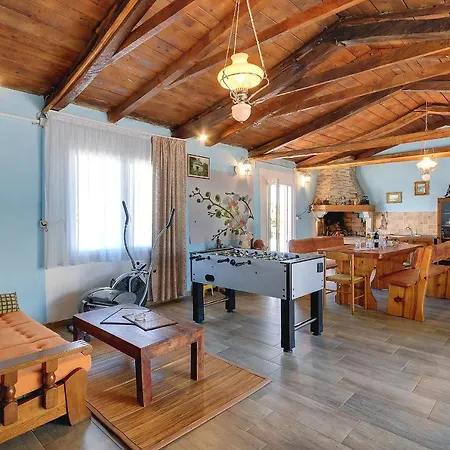 Barat Apartament *