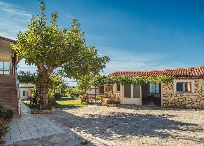 Barat Appartamento Kanfanar