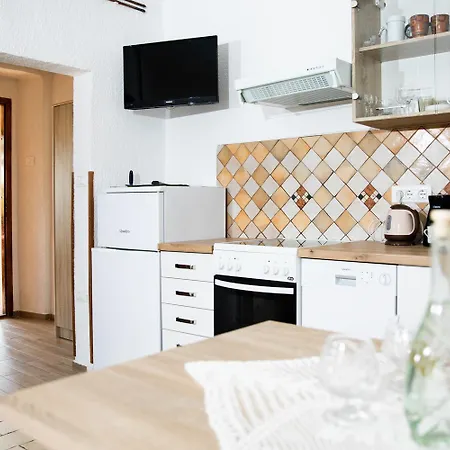Apartments Barat Apartman Kanfanar