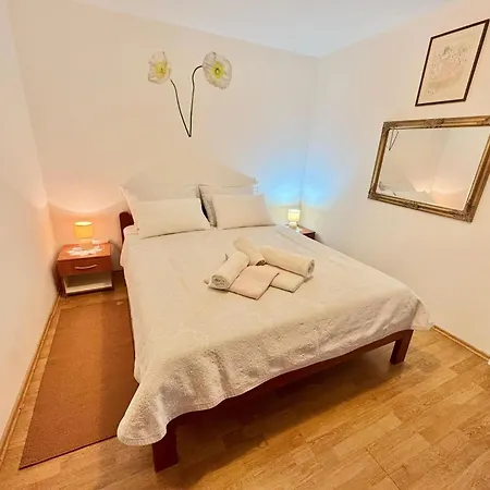 Apartments Barat