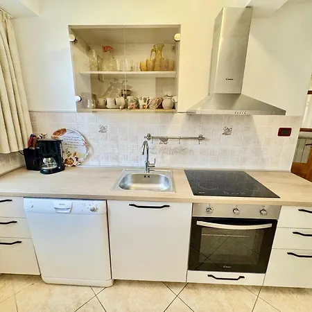 Apartman Apartments Barat