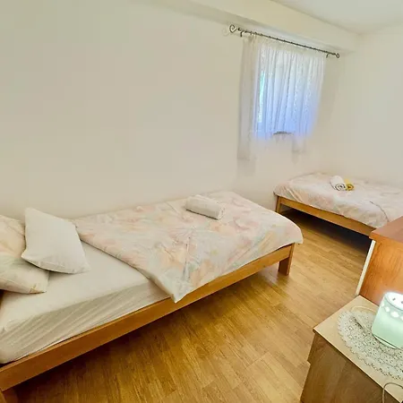 Apartments Barat