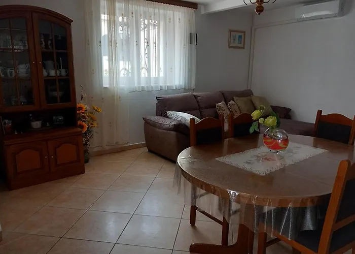 Apartments Barat Apartman Kanfanar